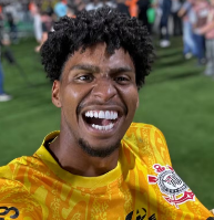 Hugo Souzapng — MELHORES JOGADORES DO BRASILEIRÃO 10/25 option 36
