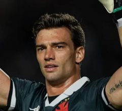 Leo Jardimpng — MELHORES JOGADORES DO BRASILEIRÃO 10/25 option 40