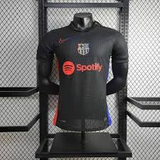 Camisas europeias da temporada 24/25 — option 4