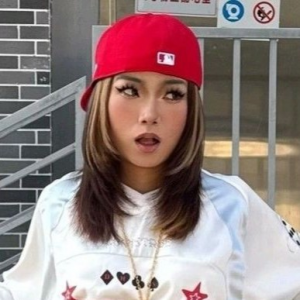 Hiphop — girl types option 18