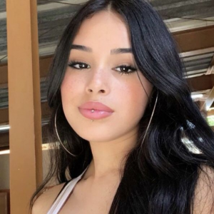 Latina Avg — girl types option 22