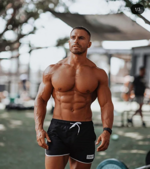 Mike Thurston Claiming Hes Not On Juice And That Hed Take V0 Bnohwirxiox81 — Every Fitness Influencer option 95