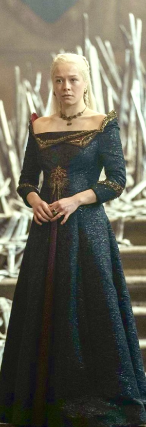 Zzzzz 1723651301975d9cf6 B6e0 4f2c B9f8 C089ed8b93f01201a — All of Rhaenyra Targaryen's Outfits S1-S2 option 27