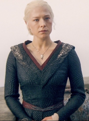 Zzzzz 1723651643e5cbdf08 82be 439f A402 1f44f4bd0a4545005c — All of Rhaenyra Targaryen's Outfits S1-S2 option 31