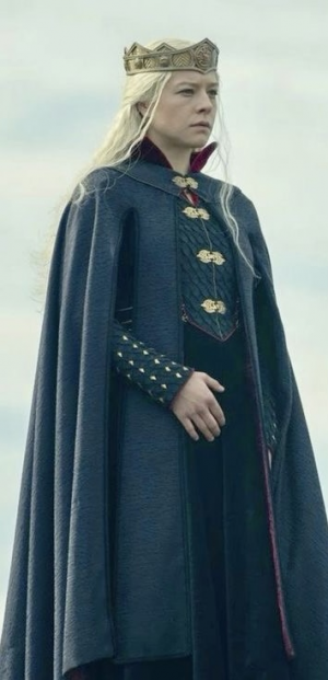 Zzzzz 1723814639db532705 De85 4f29 B293 F578c03d74021201a — All of Rhaenyra Targaryen's Outfits S1-S2 option 28