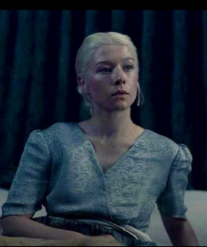 Zzzzz 172444943764092e2d 621c 48f7 947b F5342d443e271201a — All of Rhaenyra Targaryen's Outfits S1-S2 option 45