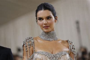 Kendaljenner — Female Celebrities option 21