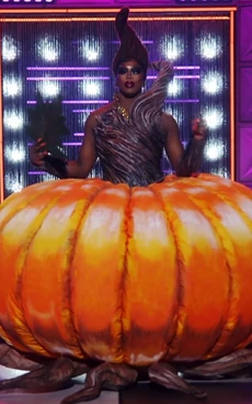 Zzzzz 1711491690sapphiracrist3flmothergooselook — RuPaul's Drag Race Season 16 Runways Ranked option 55
