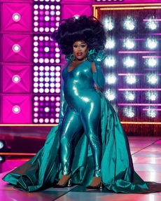 Zzzzz 1711504000mhi27yaimanle27paigedragcon1980look — RuPaul's Drag Race Season 16 Runways Ranked option 156