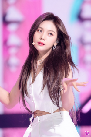 Umji — Beauty Tier List Kpop Girl Group Members (3rd gen - 5th gen) option 59