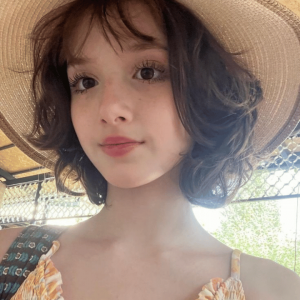 100 Women Haircuts — option 2