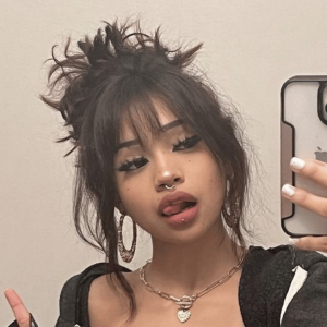 100 Women Haircuts — option 20