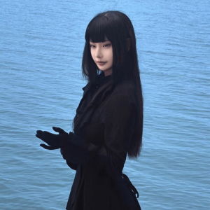 100 Women Haircuts — option 25
