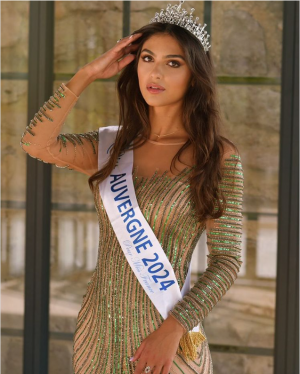 Miss Auvergne — Miss France 2025 option 3