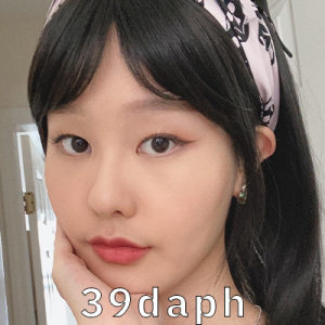 39daph — Female Streamers 2024 option 1