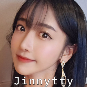 Jinnytty — Female Streamers 2024 option 27