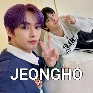 282kidsroom29leeknowintwitter220207 — Stray Kids Ships option 5