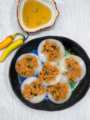 Bnh Bo — Vietnamese Food (Đồ ăn Việt Nam) option 15