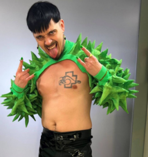 Zzzzz 1744698512nyttkuva 2025 04 15 092407 — Käärijä Outfits option 28