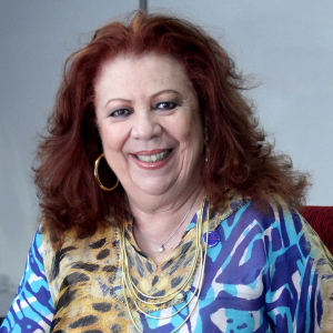 Beth Carvalho — Melhores cantores brasileiros option 10