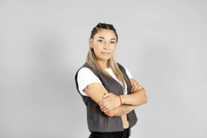 Evelyn Ortiz — Mundos Opuestos 3 (2025) option 8