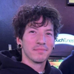 9af539dee95fa1f73675b6dc71e1746f — josh dun hairstyle tier list option 12