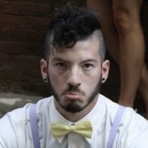 9b70faf6d90e7e53d2d699d83d78bf65 — josh dun hairstyle tier list option 13