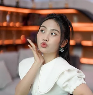 Nghệ sĩ trong lĩnh vực âm nhạc ( Vietnamese ) — option 83