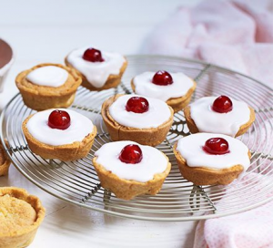 Cherry Bakwell — British foods option 13