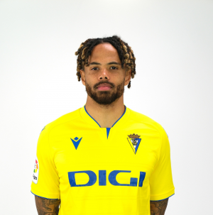 7331bfd0 9b2e 4ebb 9694 9e778bf23b0b — CÁDIZ C.F. 2022/23 option 12
