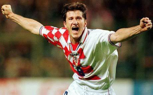 Davor Ukerjpg — Mejores delanteros centro de la historia del futbol option 2