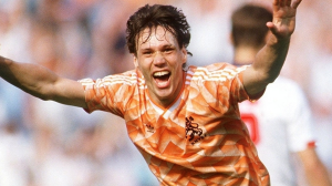 Marco Van Bastenjpg — Mejores delanteros centro de la historia del futbol option 17