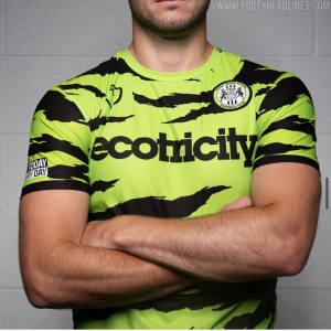92057ecd B837 431e 90a3 B20f0c0fc3f3jpeg — All 92 English Football Kits 22/23 option 39
