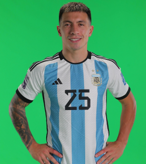 25 Lisandro Martnezjpg — Scaloneta completa (26+LS) option 19