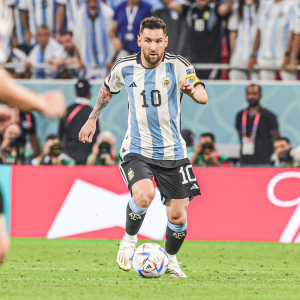 17 Messi — Los mejores sudamericanos del siglo (2000-2023) option 9