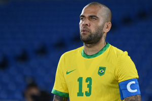 28 Dani Alves — Los mejores sudamericanos del siglo (2000-2023) option 21