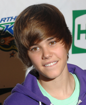 589965033015 Ap Justin Bieber 2009 3 Imgjpg — toxic fandoms mega tier list option 2