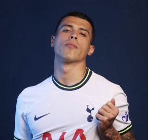 D2f148f2 C79d 4d4c B6e2 4036d92ecfb6jpeg — TOP HOTTEST TOTTENHAM PLAYERS option 22