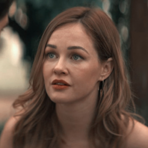 Candacejpeg — You Netflix Characters ( season 1 - 4) option 7
