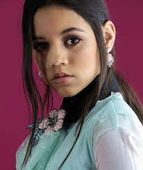 Images 11 — Different Jenna Ortega's pic option 2