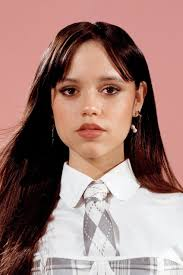Images 12 — Different Jenna Ortega's pic option 3