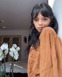 Images 15 — Different Jenna Ortega's pic option 6