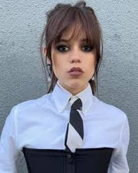 Images 20 — Different Jenna Ortega's pic option 12