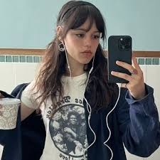 Images 21 — Different Jenna Ortega's pic option 13
