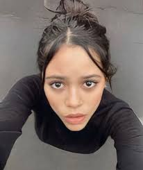 Images 22 — Different Jenna Ortega's pic option 14