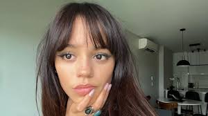 Images 4 — Different Jenna Ortega's pic option 17