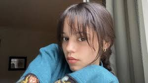 Images 9 — Different Jenna Ortega's pic option 22