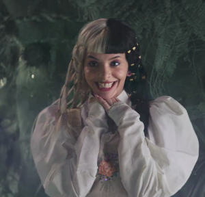 Vlcsnap 2017 09 23 20h00m26s806 — All Melanie martinez's MV outfits option 32