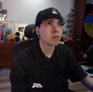 5b2e4dfb74fff55e8604a9f1659e0622 — outfits de spreen en stream option 12