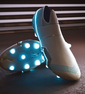16115678372136png — 25 Botas de Fútbol desde el 1920-2022 option 3